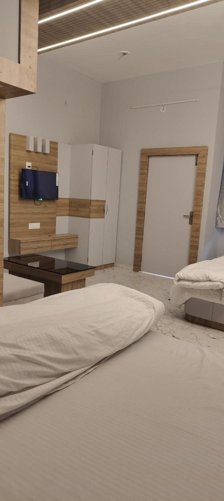 The Maheshwari Residency Hotel Ayodhya Eksteriør billede