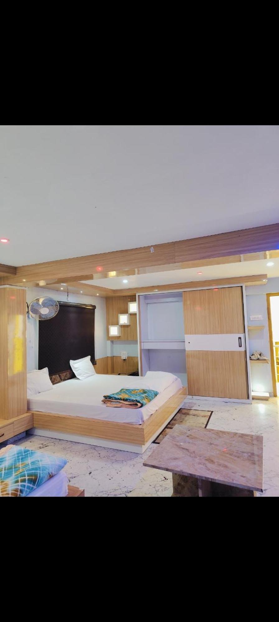 The Maheshwari Residency Hotel Ayodhya Eksteriør billede